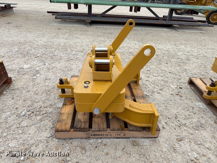 image for item FN3877 Caterpillar D6 dozer drawbar