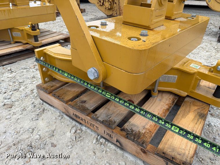 image for item FN3877 Caterpillar D6 dozer drawbar