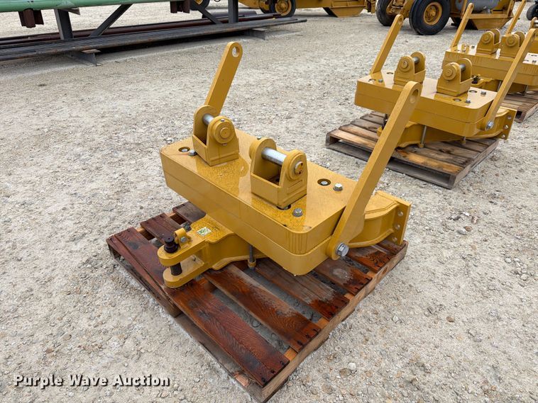 image for item FN3878 Caterpillar D6 dozer drawbar