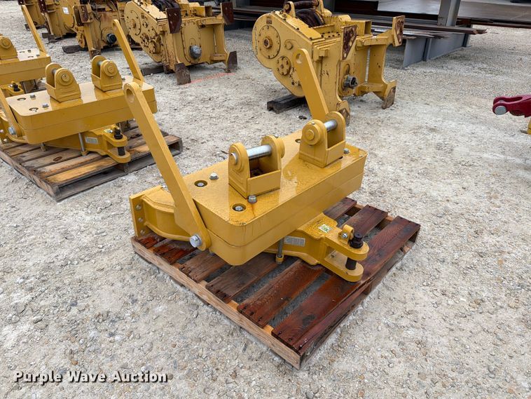 image for item FN3878 Caterpillar D6 dozer drawbar