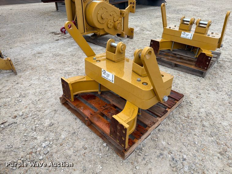 image for item FN3878 Caterpillar D6 dozer drawbar