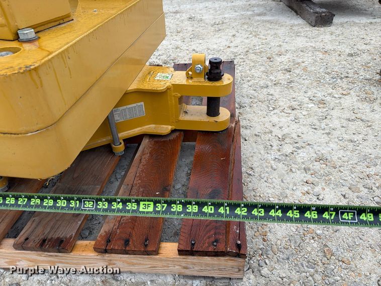 image for item FN3878 Caterpillar D6 dozer drawbar