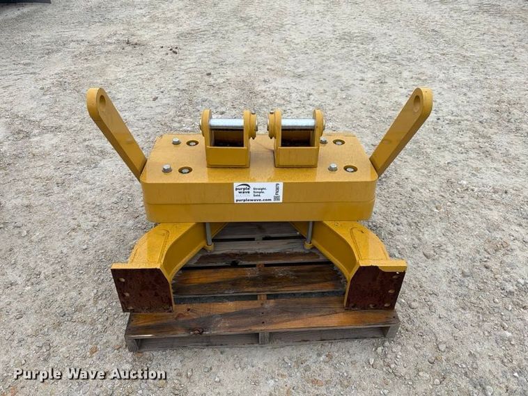 image for item FN3879 Caterpillar D6 dozer drawbar