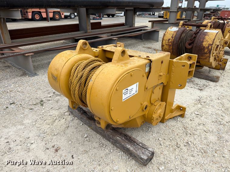 image for item FN3883 Paccar PA56 winch