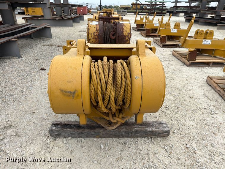 image for item FN3883 Paccar PA56 winch