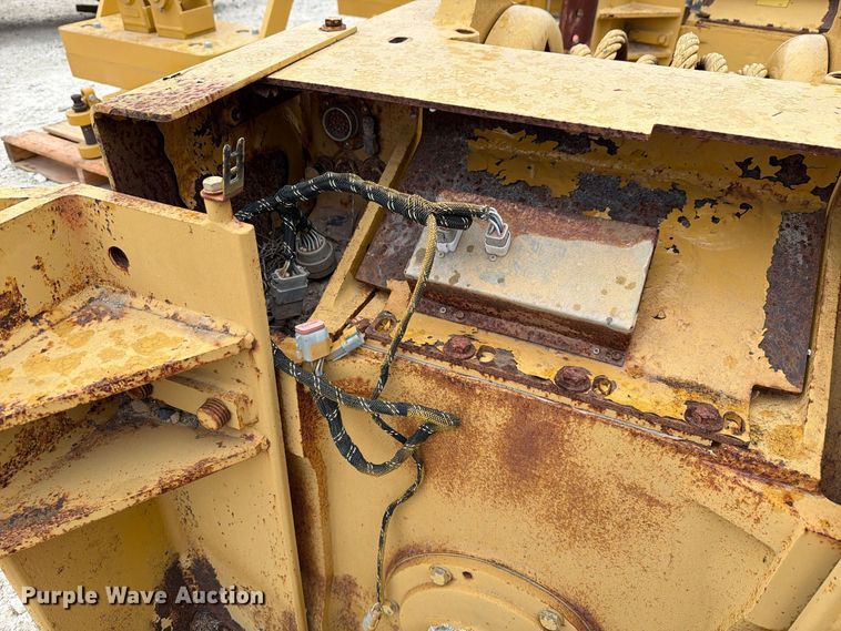 image for item FN3883 Paccar PA56 winch
