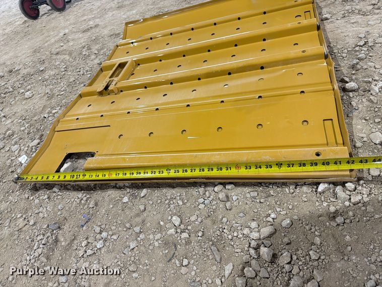 image for item FN3890 Caterpillar 330 excavator compartment doors