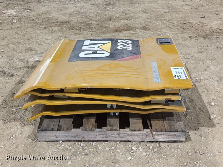 image for item FN3891 Caterpillar 323 excavator compartment doors