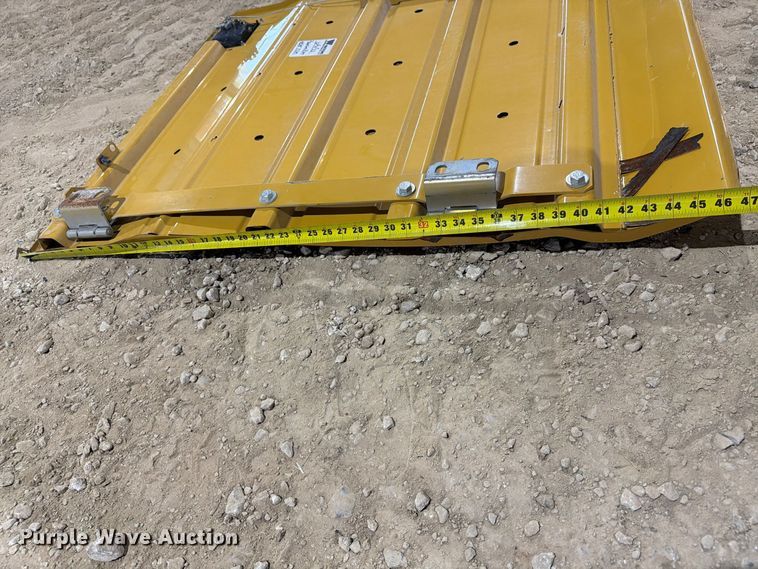 image for item FN3891 Caterpillar 323 excavator compartment doors
