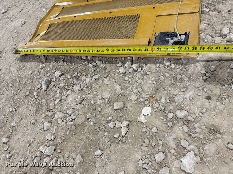 image for item FN3891 Caterpillar 323 excavator compartment doors