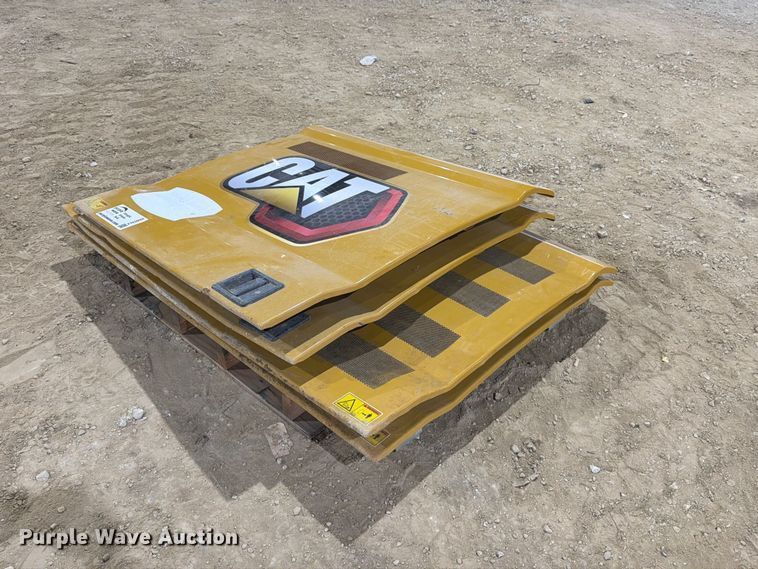 image for item FN3892 Caterpillar 336 excavator compartment doors
