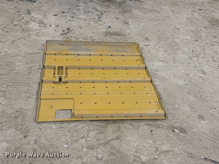 image for item FN3894 Caterpillar 330 excavator compartment doors