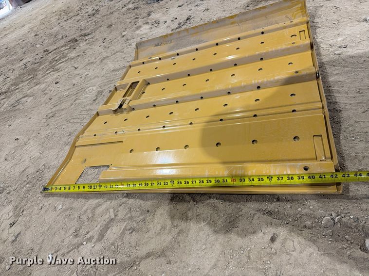 image for item FN3894 Caterpillar 330 excavator compartment doors