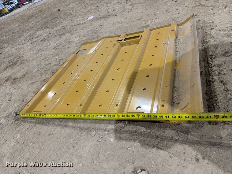 image for item FN3894 Caterpillar 330 excavator compartment doors