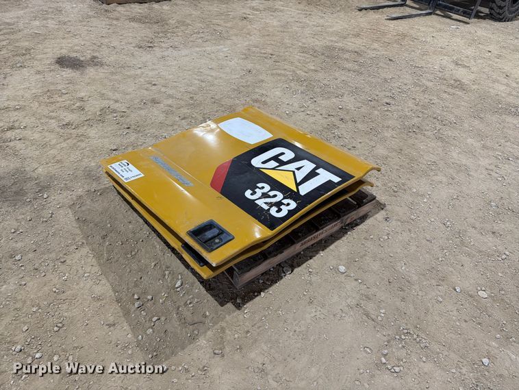 image for item FN3895 Caterpillar excavator compartment doors