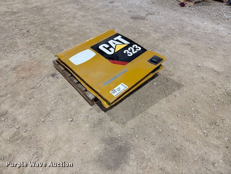 image for item FN3895 Caterpillar excavator compartment doors