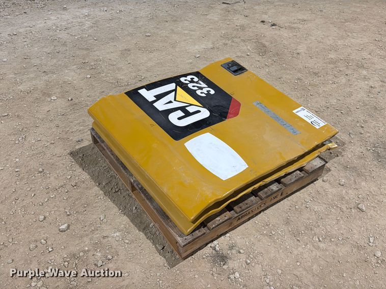 image for item FN3895 Caterpillar excavator compartment doors