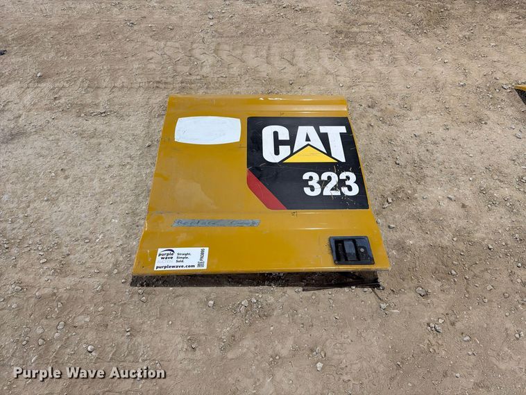 image for item FN3895 Caterpillar excavator compartment doors