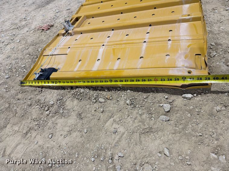 image for item FN3895 Caterpillar excavator compartment doors