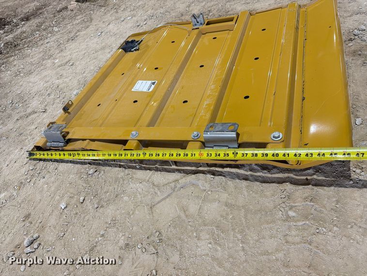 image for item FN3895 Caterpillar excavator compartment doors
