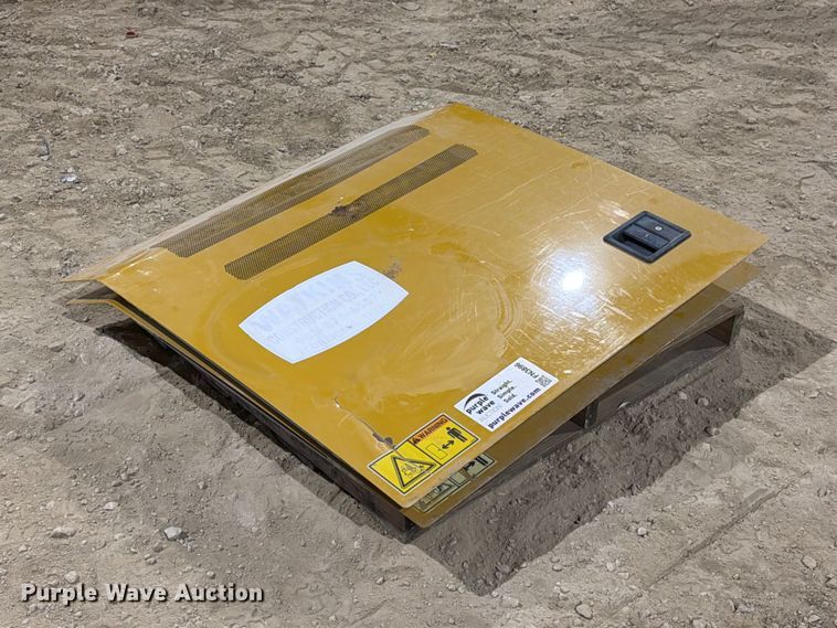image for item FN3896 Caterpillar 326F / 330F excavator radiator compartment doors