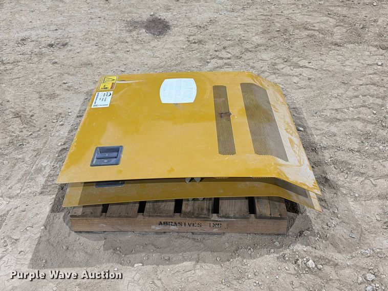 image for item FN3896 Caterpillar 326F / 330F excavator radiator compartment doors