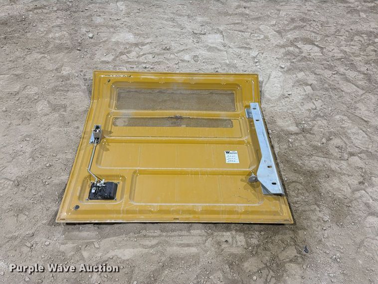 image for item FN3896 Caterpillar 326F / 330F excavator radiator compartment doors