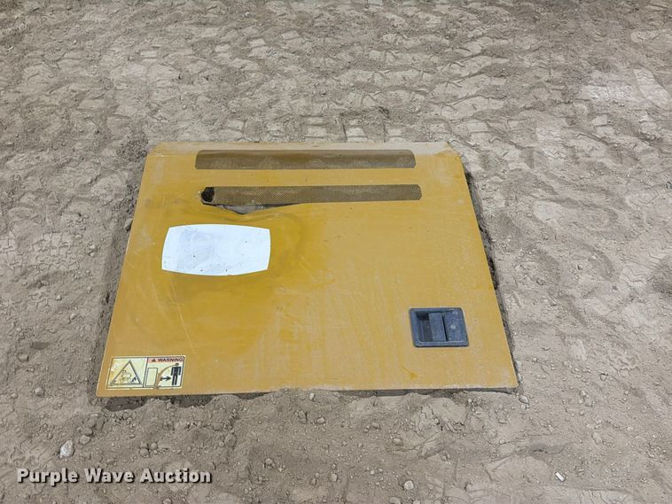 image for item FN3896 Caterpillar 326F / 330F excavator radiator compartment doors