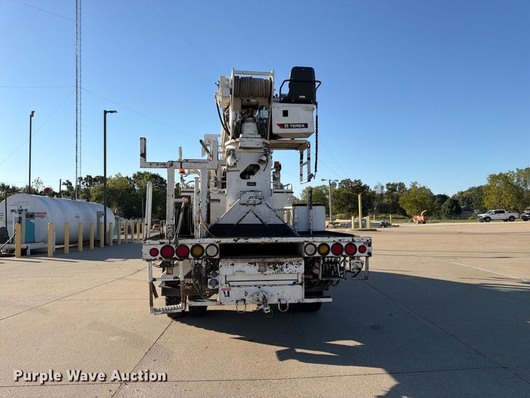 image for item DT3045 2013 Kenworth T370 digger derrick truck