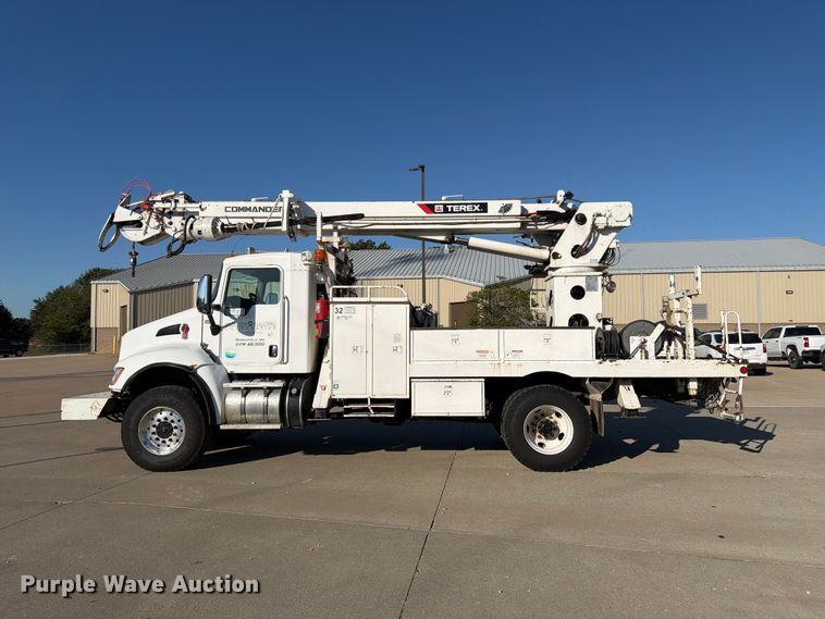 image for item DT3045 2013 Kenworth T370 digger derrick truck