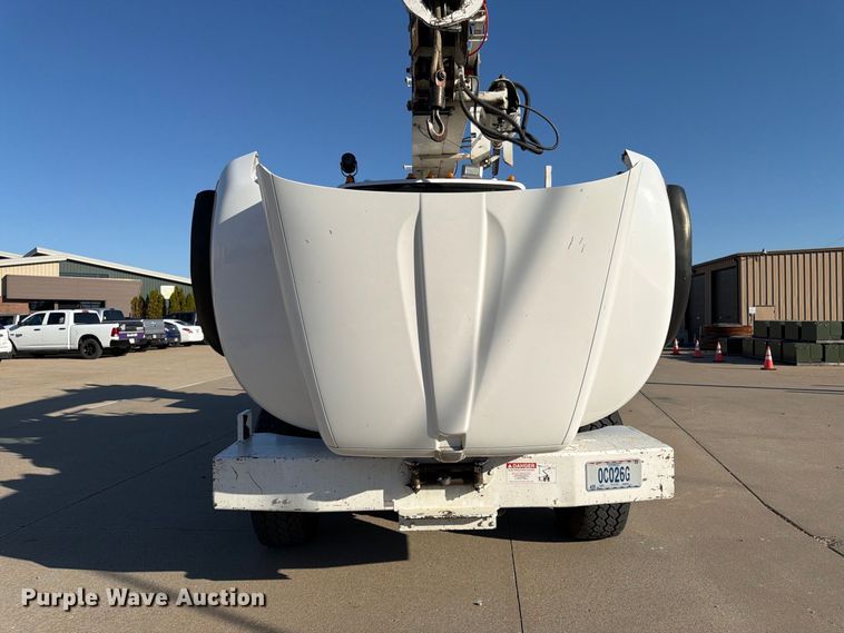 image for item DT3045 2013 Kenworth T370 digger derrick truck