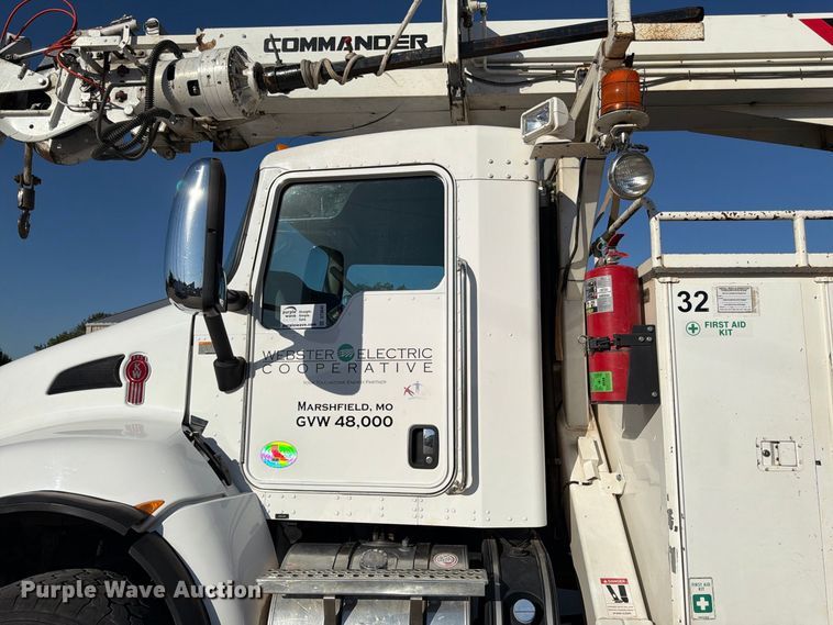 image for item DT3045 2013 Kenworth T370 digger derrick truck
