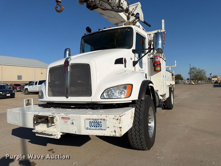 image for item DT3045 2013 Kenworth T370 digger derrick truck
