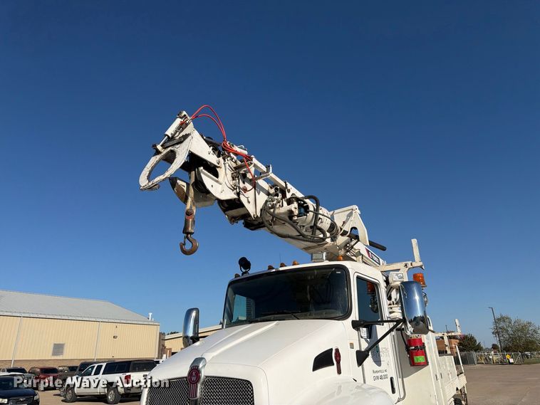 image for item DT3045 2013 Kenworth T370 digger derrick truck