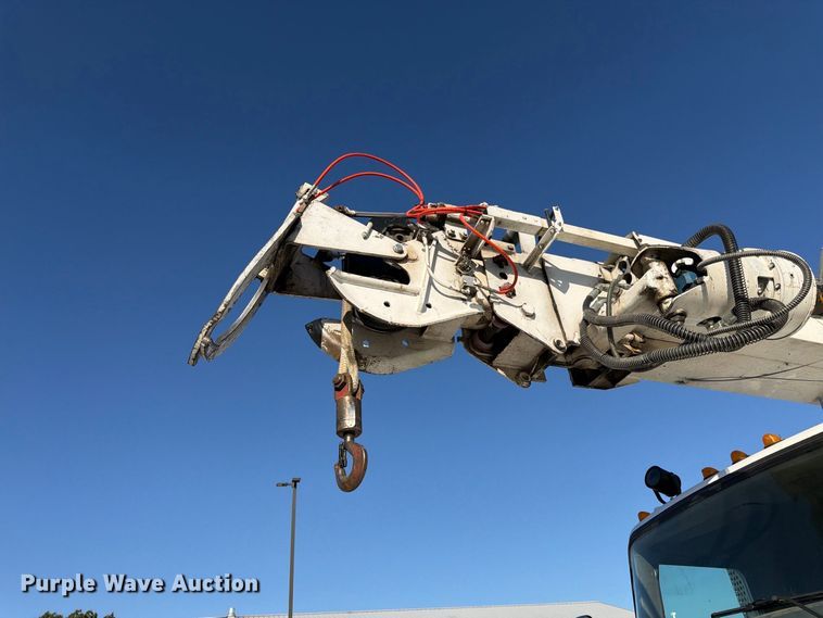 image for item DT3045 2013 Kenworth T370 digger derrick truck