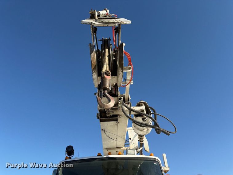 image for item DT3045 2013 Kenworth T370 digger derrick truck