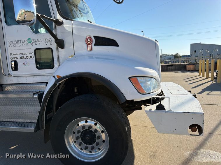 image for item DT3045 2013 Kenworth T370 digger derrick truck