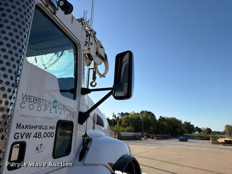 image for item DT3045 2013 Kenworth T370 digger derrick truck