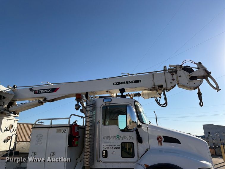 image for item DT3045 2013 Kenworth T370 digger derrick truck