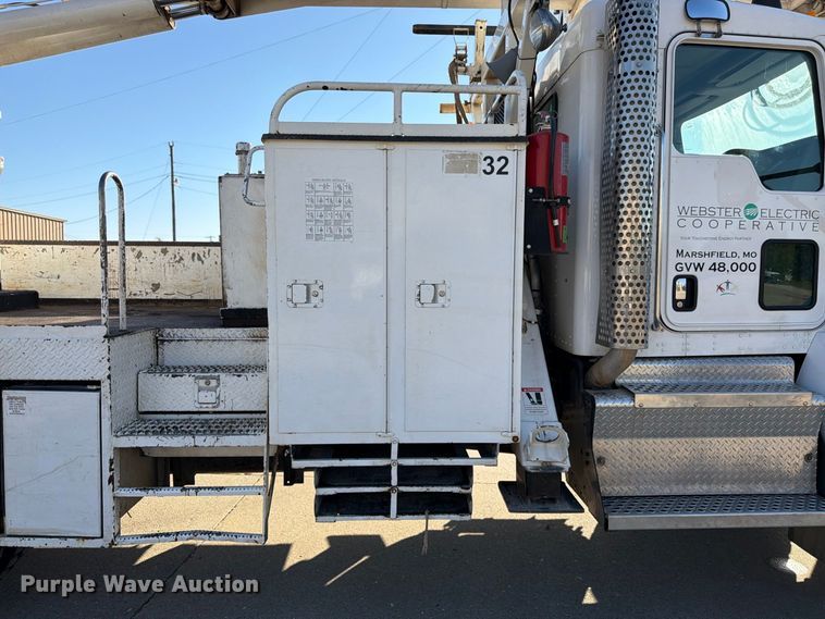 image for item DT3045 2013 Kenworth T370 digger derrick truck