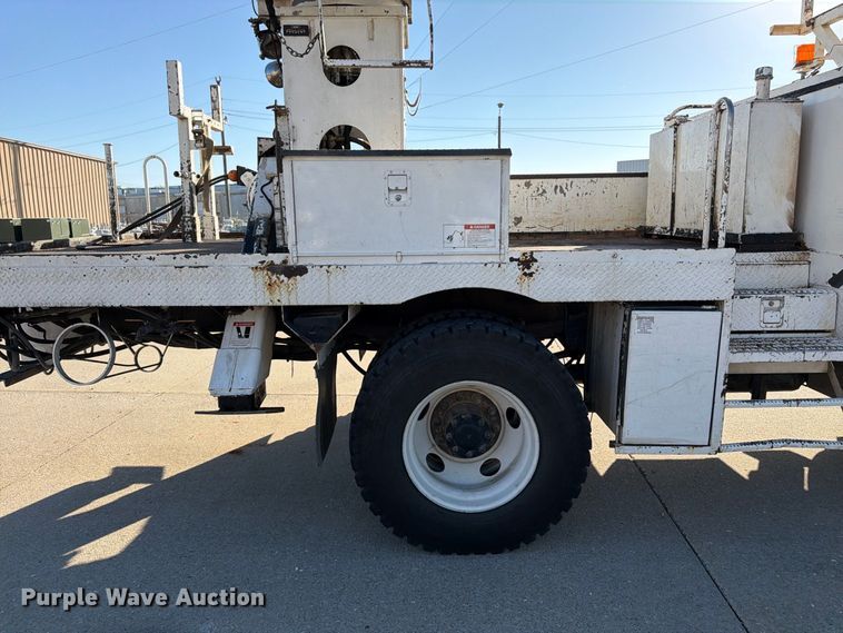 image for item DT3045 2013 Kenworth T370 digger derrick truck