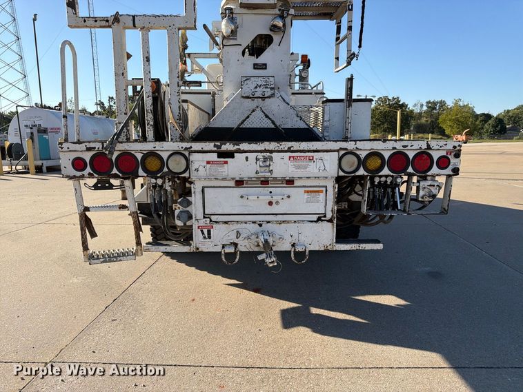 image for item DT3045 2013 Kenworth T370 digger derrick truck