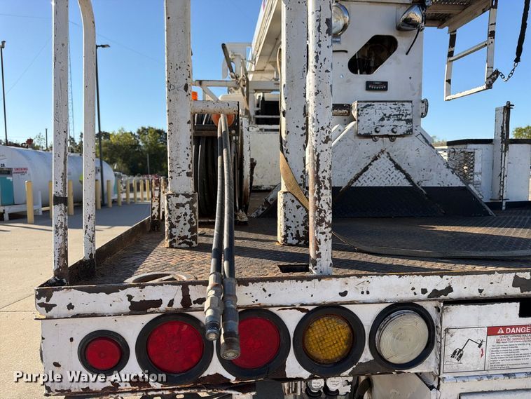 image for item DT3045 2013 Kenworth T370 digger derrick truck