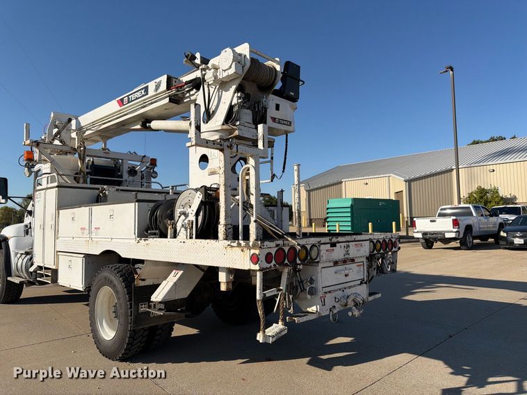 image for item DT3045 2013 Kenworth T370 digger derrick truck
