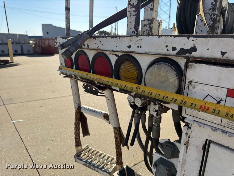 image for item DT3045 2013 Kenworth T370 digger derrick truck