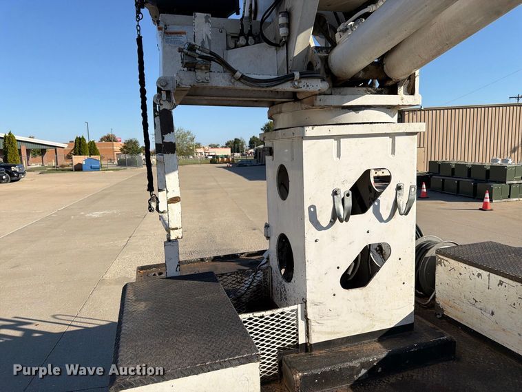 image for item DT3045 2013 Kenworth T370 digger derrick truck