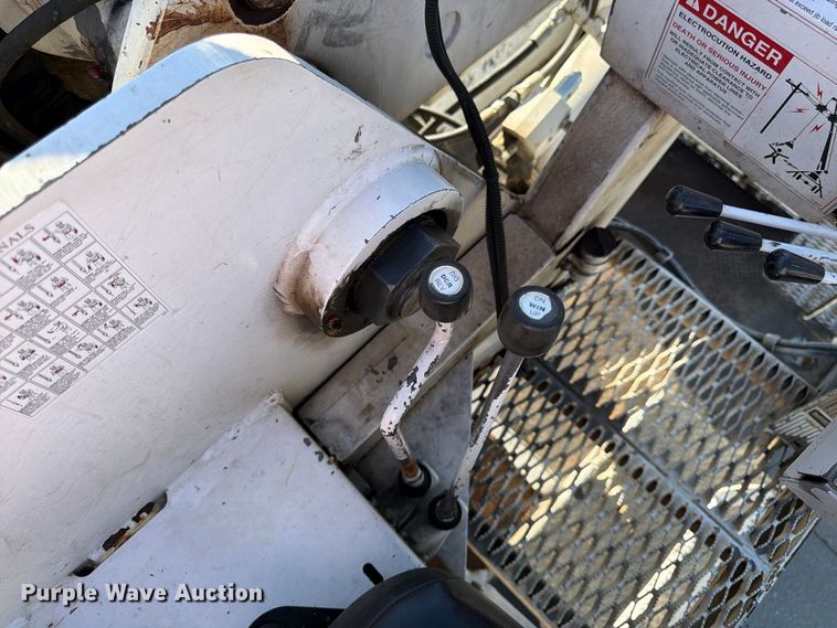 image for item DT3045 2013 Kenworth T370 digger derrick truck