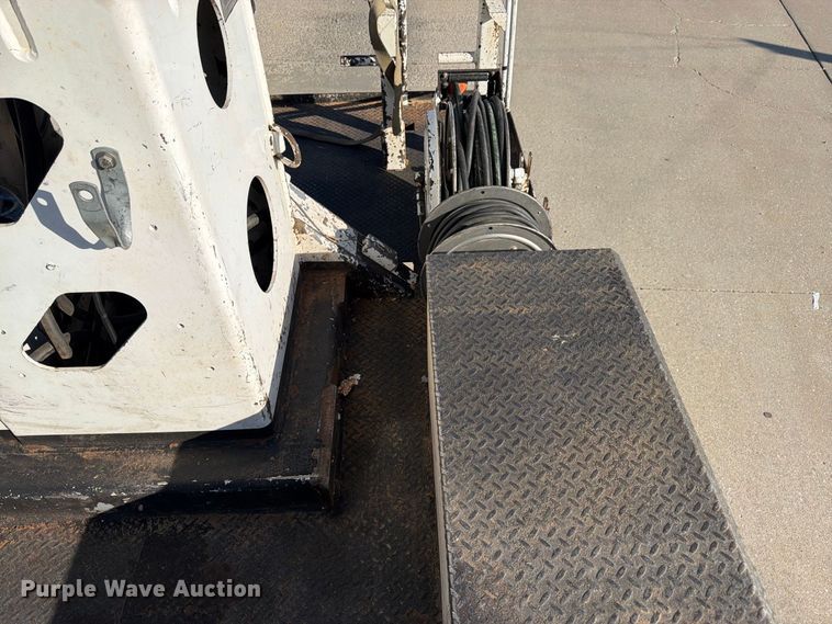 image for item DT3045 2013 Kenworth T370 digger derrick truck