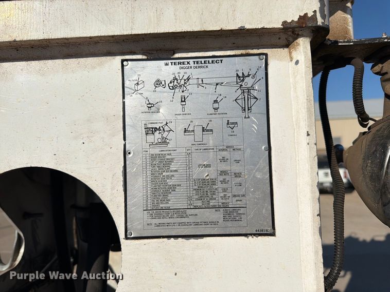 image for item DT3045 2013 Kenworth T370 digger derrick truck
