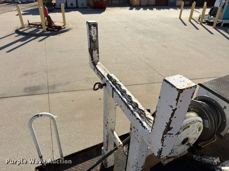 image for item DT3045 2013 Kenworth T370 digger derrick truck